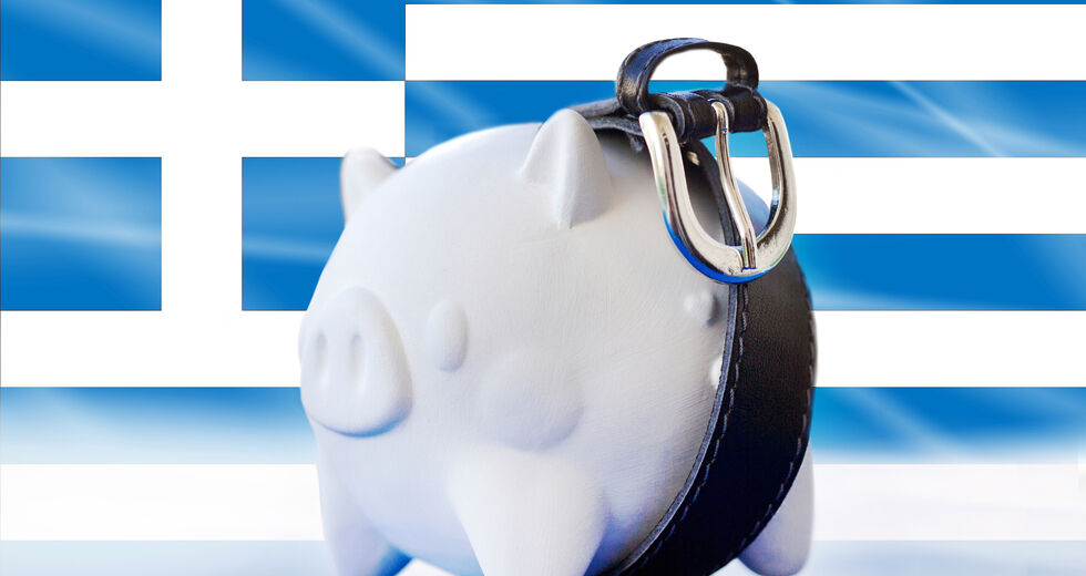 Πρωταθλητές στη μείωση… μισθών