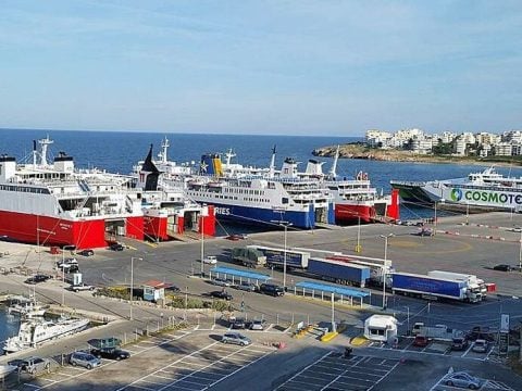 Λιμάνι Ραφήνας: Παράνομη η απεργία, λέει το Πρωτοδικείο – Θα γίνει κανονικά, απαντούν οι ναυτεργάτες