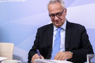 Παράνομες οι απεργίες κατά της αξιολόγησης στο Δημόσιο