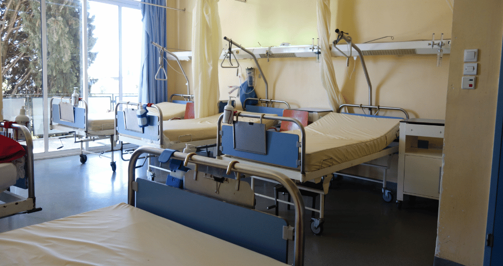 Η Ελλάδα είχε υπερδεκαπλάσια θνησιμότητα από τη μέση ευρωπαϊκή τον Φεβρουάριο