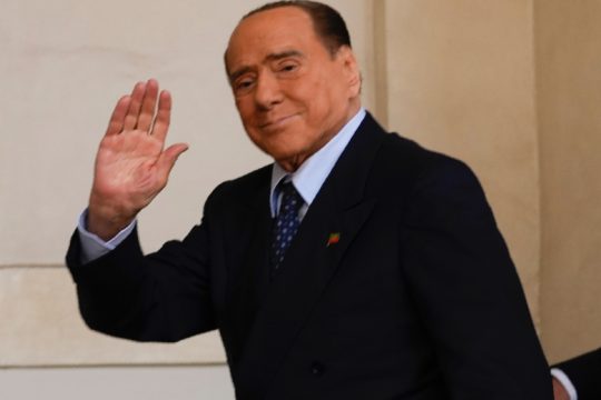 Βγήκε απ’ την εντατική ο Μπερλουσκόνι