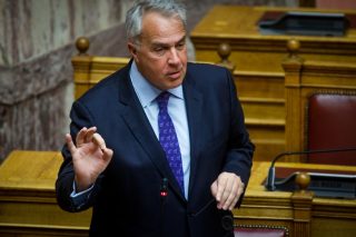 Πίσω από τον Κασιδιάρη ο Βορίδης