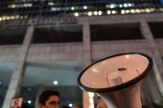 Αποζημιώσεις για εξευτελιστική μεταχείριση στη ΓΑΔΑ