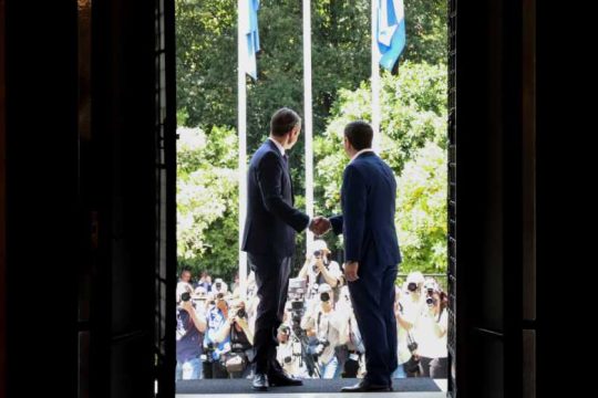 Ακονίζουν τα ξίφη τους για τηλεμαχία