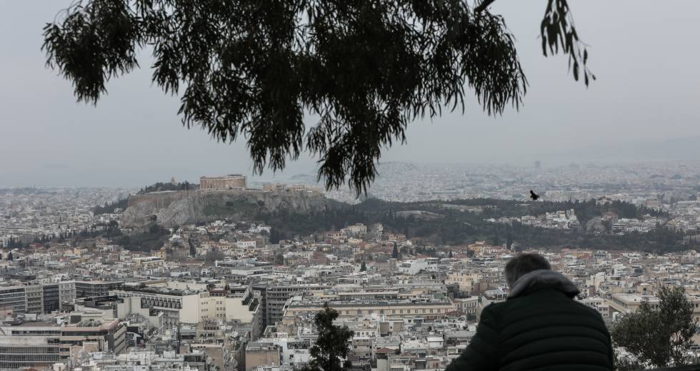 Συννεφιά και αφρικανική σκόνη, αλλά και μικρή πτώση θερμοκρασίας