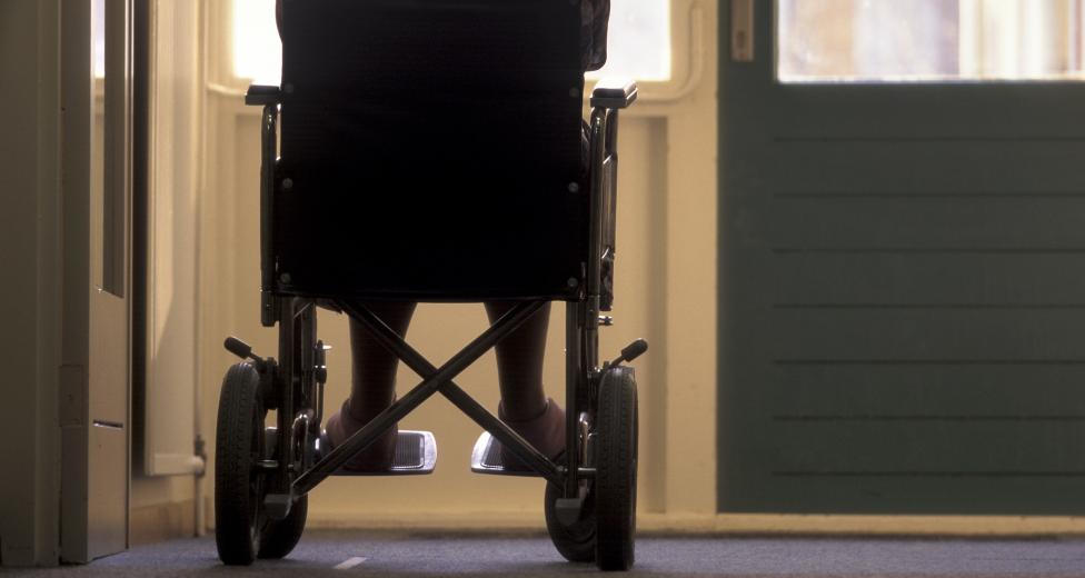 Εικόνες ντροπής στη Χαλκιδική: Βάρβαρη έξωση ηλικιωμένου ζευγαριού