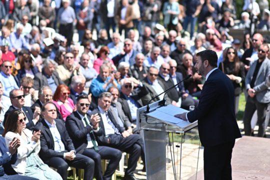 «Διμέτωπος» Ανδρουλάκη με σκληρούς χαρακτηρισμούς για Ν.Δ. και ΣΥΡΙΖΑ