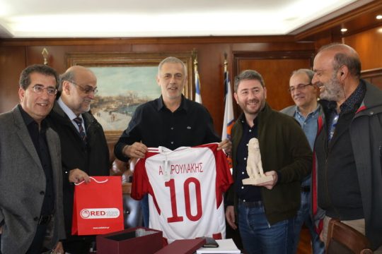 «Ναι» Ανδρουλάκη σε ντιμπέιτ