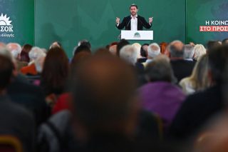 «Μητσοτάκης ίσον χάος»