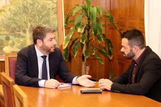 «Μητσοτάκης – Τσίπρας: όλα για την εξουσία χωρίς αρχές»