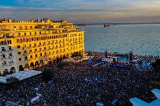 Η προπαγάνδα «πνίγηκε» στο ποτάμι της πλατείας Αριστοτέλους