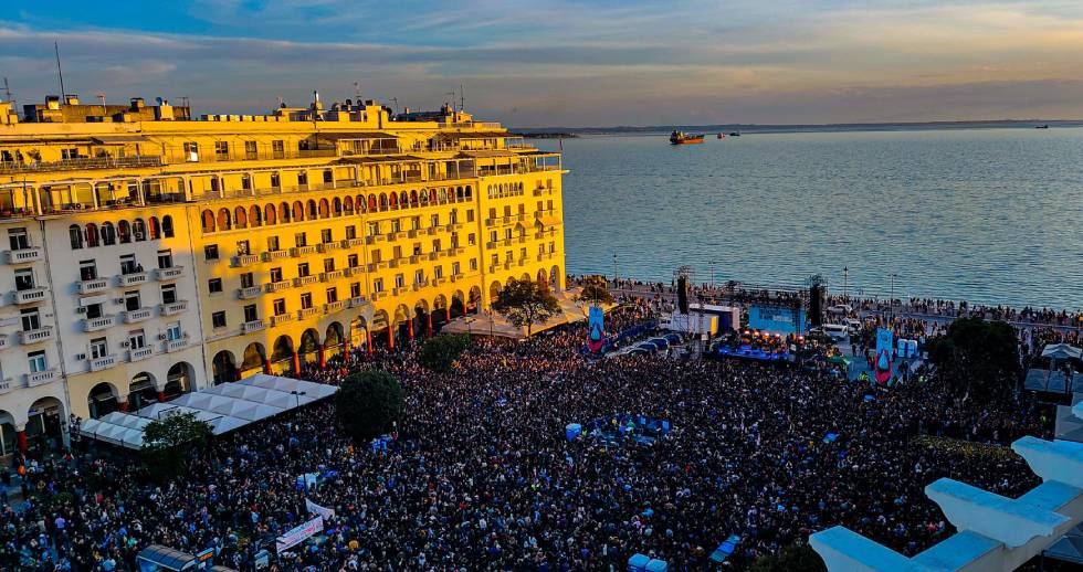 Η προπαγάνδα «πνίγηκε» στο ποτάμι της πλατείας Αριστοτέλους