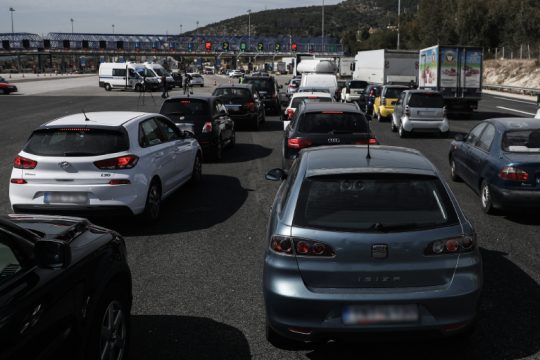 Ελέω Πάσχα επιστρέφονται πινακίδες, άδειες και διπλώματα για μικρές παραβάσεις