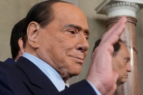 Στην εντατική με λευχαιμία ο Σίλβιο Μπερλουσκόνι