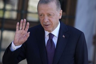 Η αιώρηση του Ερντογάν από τη Μόσχα στη Δύση