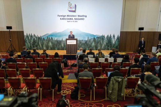 Εκκλήσεις και απειλές της G7 προς τη Μόσχα και τα «τρίτα μέρη» που τη στηρίζουν