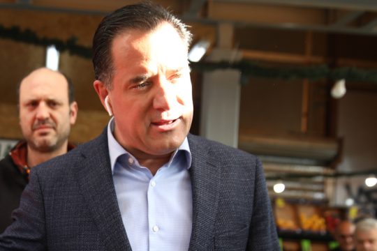 «Αρνιά Porsche» φαντασιώνεται ο υπουργός Ανάπτυξης [βίντεο]