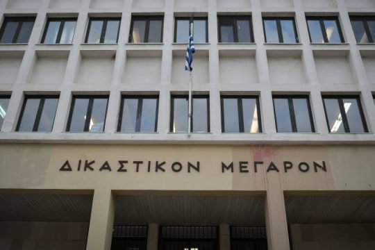 Φυλακή 15 χρόνια χωρίς αναστολή στον Πέτρο Λεύκοβιτς για βιασμό της κόρης του