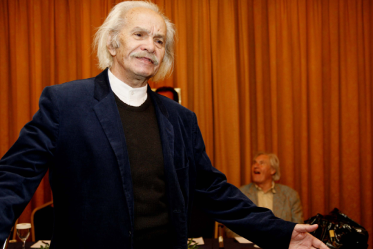 Πέθανε ο Χρίστος Καράς, εμβληματικός εκπρόσωπος της «γενιάς του ‘60»