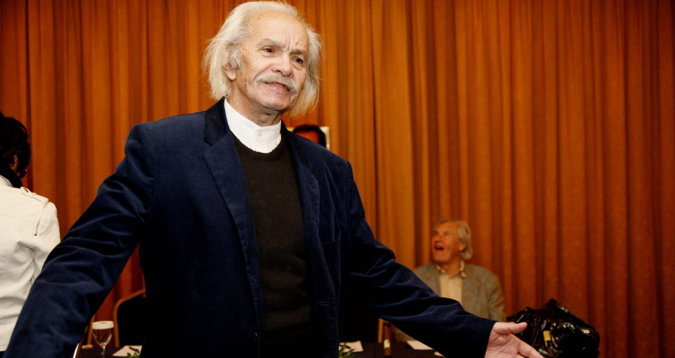 Πέθανε ο Χρίστος Καράς, εμβληματικός εκπρόσωπος της «γενιάς του ‘60»