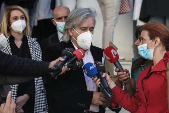 Στήριξη Πλεύρη σε Ηλιάδη και παραθυράκι για νομικές ενέργειες κατά Κούγια
