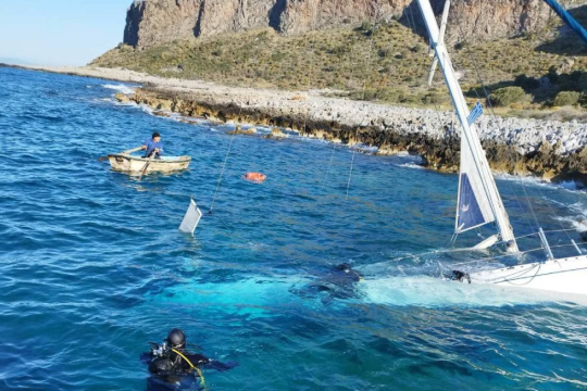 Άλλοι 33 μετανάστες βρέθηκαν κοντά στο ναυάγιο στο Οίτυλο