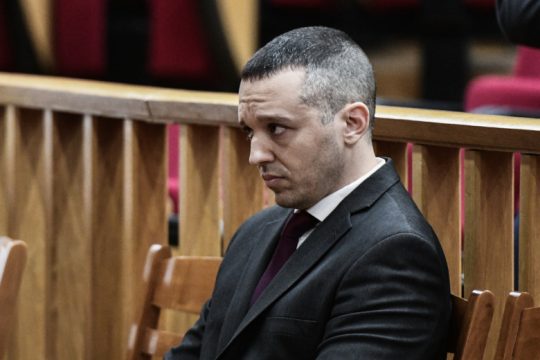 ΚΕΕΡΦΑ: Οι κομπίνες Κασιδιάρη δεν καλύπτουν το Bατερλώ της Χρυσής Αυγής