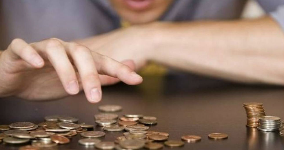 ΓΣΕΒΕΕ: Δεν επαρκεί το μηνιαίο εισόδημα για έξι στα δέκα νοικοκυριά