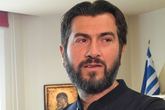 Ποινική δίωξη για βαριά κακουργήματα στον πατέρα Αντώνιο