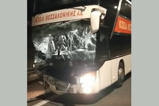 Φονική πρόσκρουση ΚΤΕΛ σε Ι.Χ. στη ΛΕΑ