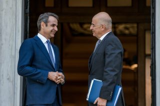Βολές… με το βαμβάκι Δένδια προς Μητσοτάκη