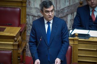 Διορισμοί «αρεστών» μέχρις εσχάτων…