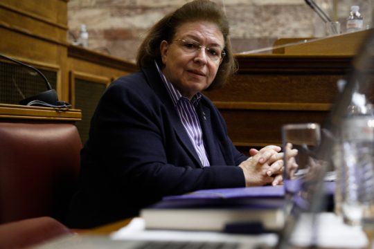 Μενδώνη: Προκλητικοί συμψηφισμοί και η μπάλα στον Σκρέκα για τα σινεμά