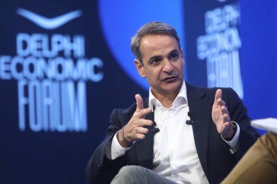Έταξε αβέρτα, αλλά κατηγορεί τον Τσίπρα για παροχολογία