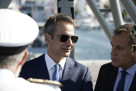 Απαξιωτικό το Μαξίμου για τη βίλα στην Τήνο