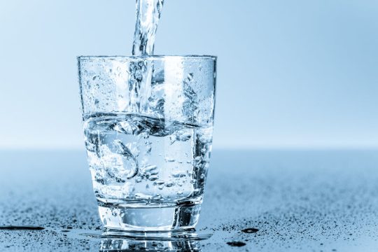 «Είτε θα αυξήσουν την τιμή του νερού είτε θα ανοίξουν τον δρόμο σε ιδιώτες»