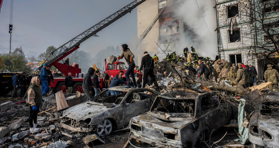 Αιματοκύλισμα αμάχων στην Ουκρανία, ενώ το Κίεβο μιλά ξανά για αντεπίθεση