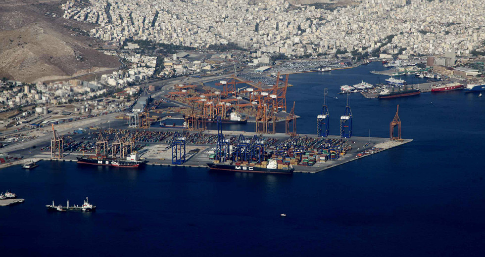 Ρύπανση από φορτηγό πλοίο στο Πέραμα