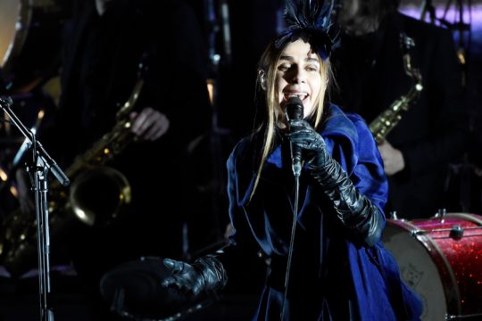 Η επιστροφή της PJ Harvey με νέο τραγούδι και νέο δίσκο [βίντεο]