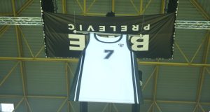 Στον ουρανό του PAOK Sports Arena η φανέλα με το «7»