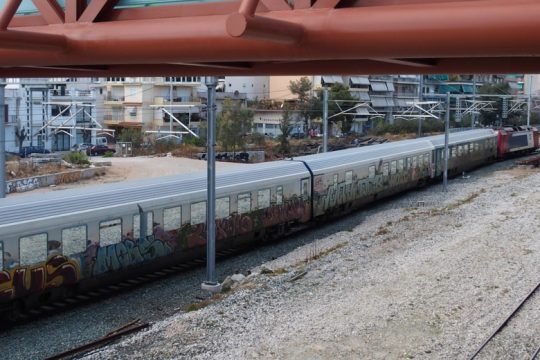 Παράσυρση 16χρονου από τρένο