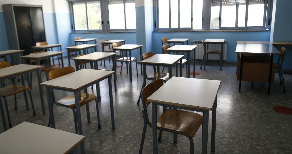 Εκτός μέτρησης έως πέντε απουσίες στο σχολείο λόγω covid-19