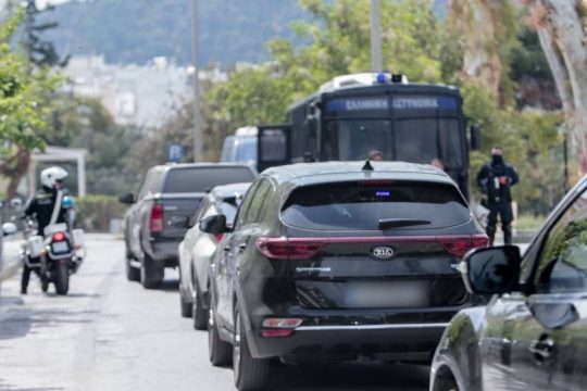Επιχείρησαν να δολοφονήσουν τον Καραϊβάζ μία μέρα πριν το έγκλημα