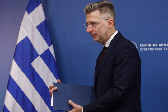 Ξεκίνησε η μάχη για την… τηλεμαχία