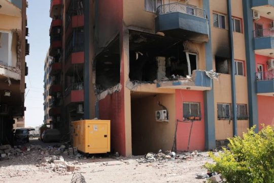 Ξανά στο δρόμο της προσφυγιάς οι Σουδανοί, εκκένωση της πρεσβείας τους ετοιμάζουν οι ΗΠΑ