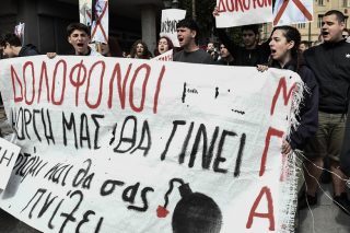 Ποιος φοβάται πραγματικά τη νεολαία;