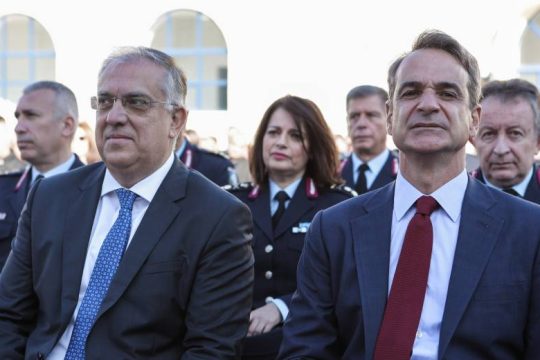 «Βόμβες» για Θεοδωρικάκο που φτάνουν μέχρι Μαξίμου