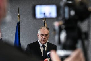 Οι εμπρηστές της ομαλότητας