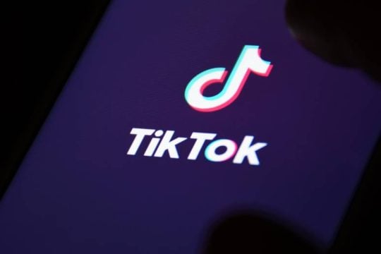 Βουτηγμένα στην παραπληροφόρηση το 52% των κορυφαίων βίντεο του TikTok για την ψυχική υγεία