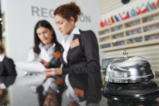 Ενιαίες αυξήσεις στον τουρισμό
